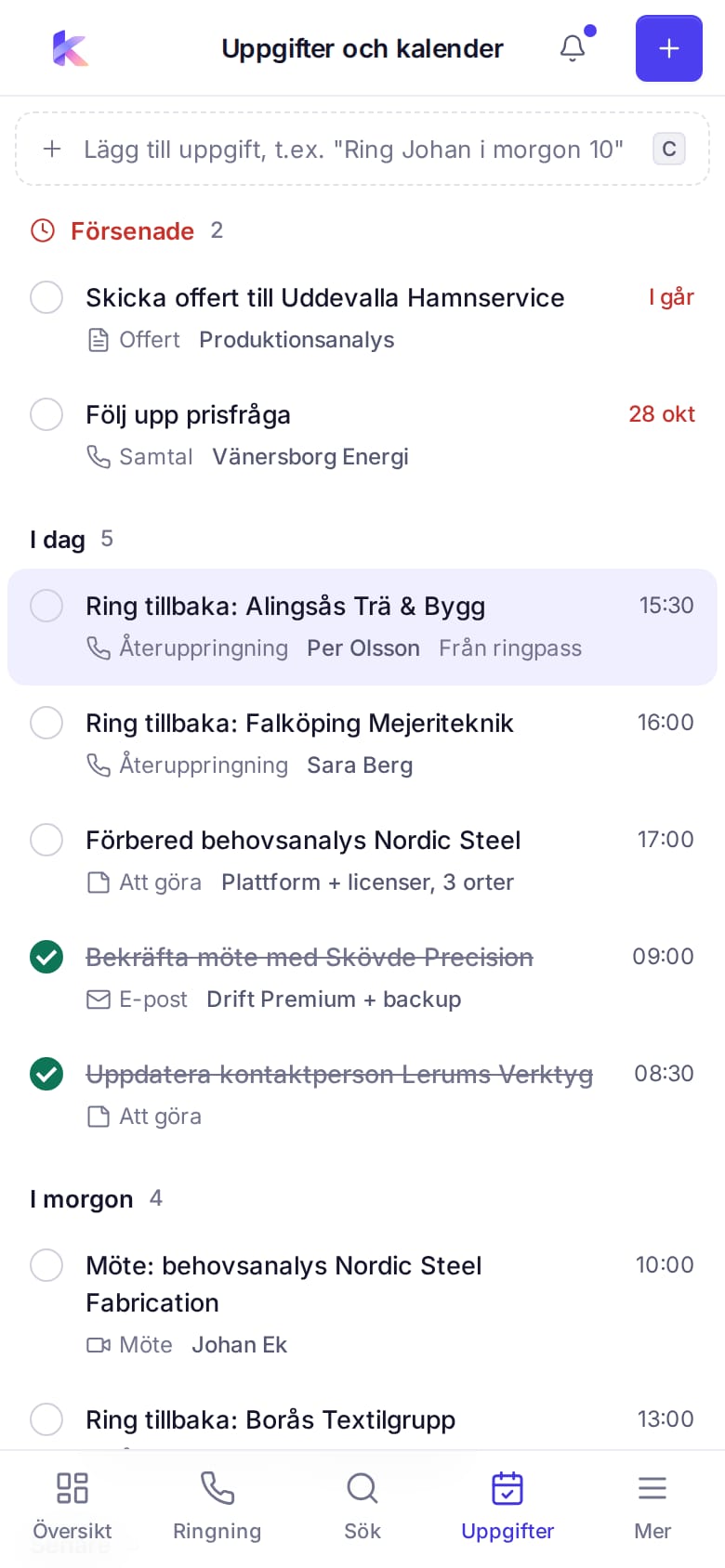 Skärmbild av Ringning i Konvyras telefonapp med ett leadkort, en stor Ring-knapp och utfallsknappar i två kolumner.